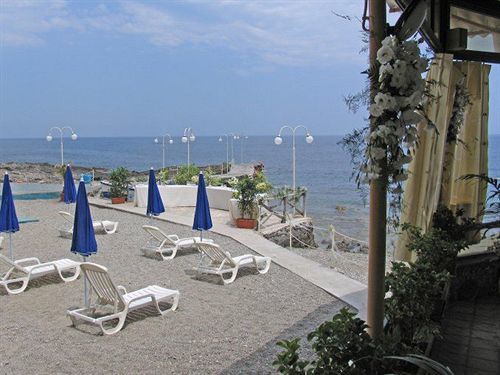 Camping Riva Smeralda Hotel Milazzo Exterior photo